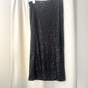 Sequence elastic skirt. Size M. Black pre owned.